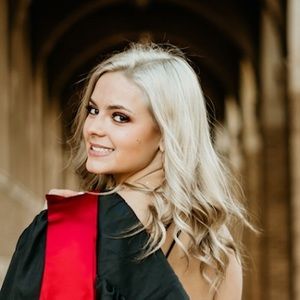 Meet your Posher, Caitlyn